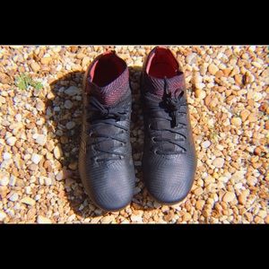 Adidas Nemeniz 18.3 Soccer/American Football Cleat